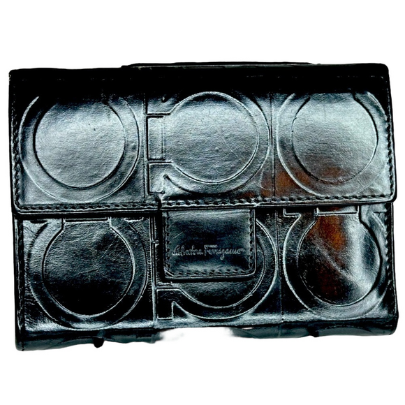 Salvatore Ferragamo Handbags - AUTH SALVATORE FERRAGAMO GANCINI LEATHER EMBOSSED LOGO COMPACT WALLET EUC